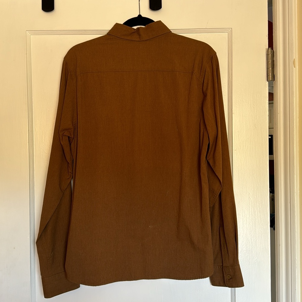 Mountain Hardware Long Sleeve Shirt - Picture 4 of 6